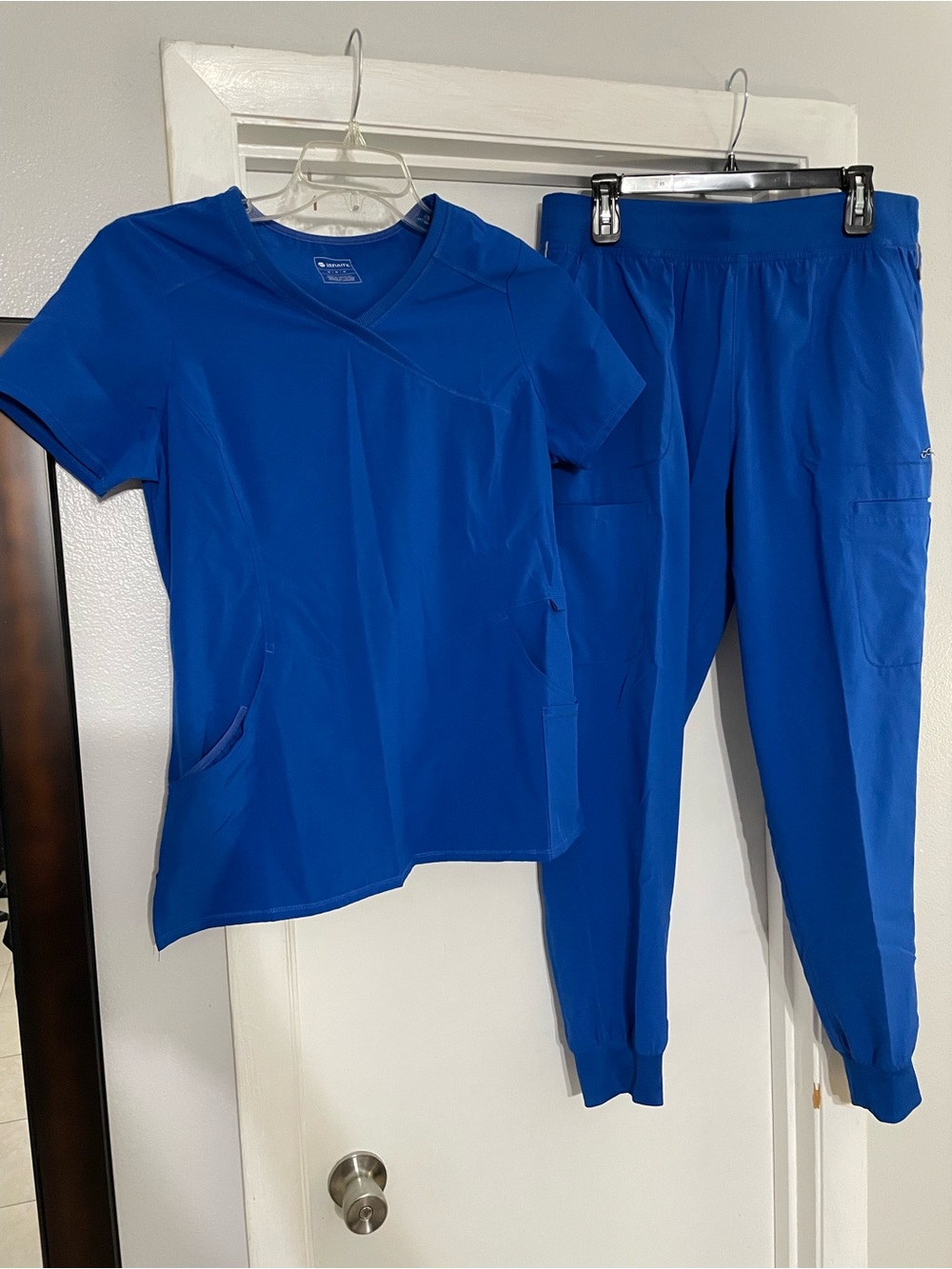 Cherokee Infinity Royal Blue Women's Scrub Set Pants(L) & Top(M)